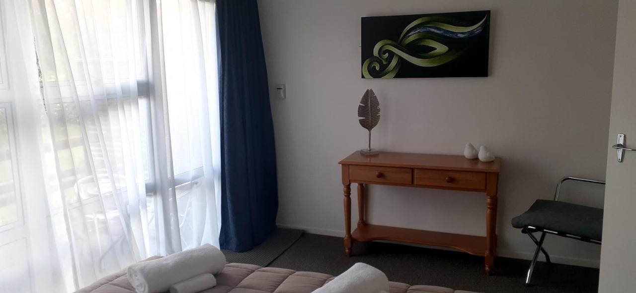 Golden Bay Motel Такака Екстер'єр фото